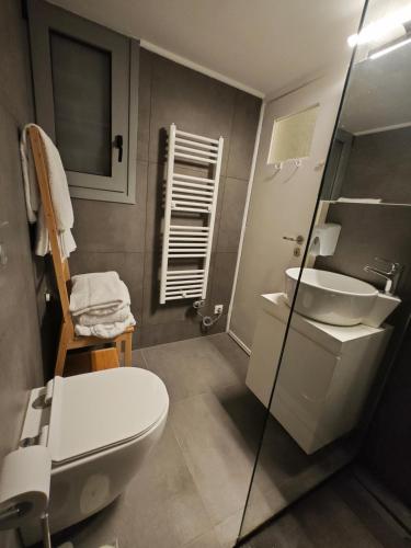 Caravin Wanderhome Acropolis, 1 min from Acropolis Museum, Athen (Foto 10)