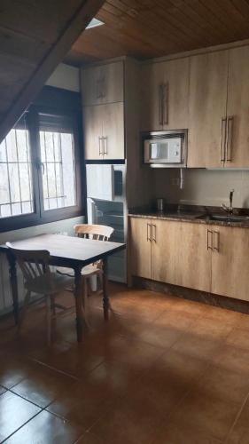 Casa Rural Cuatro Vientos in Santjago Delaespada