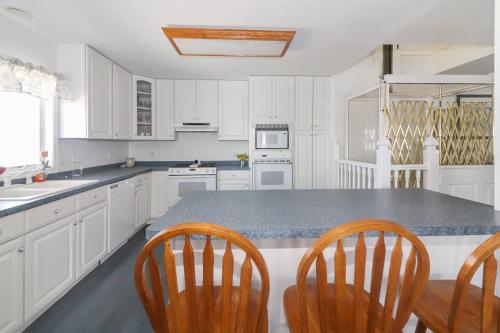 Sun Rayes - Pet friendly, waterfront with boat dock!, Greenbackville (фото 9)