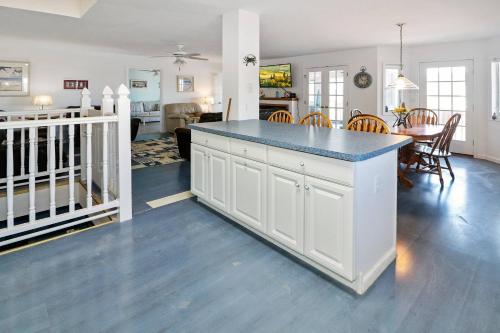 Sun Rayes - Pet friendly, waterfront with boat dock!, Greenbackville (фото 10)