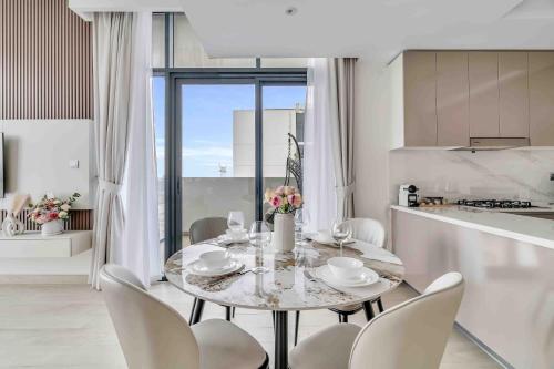 Spacious Corner Retreat 1BR with Stunning Views, Dubaï (photo 6)