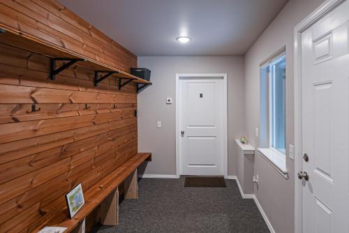 Penguin Ridge Perch + Girdwood Vibes