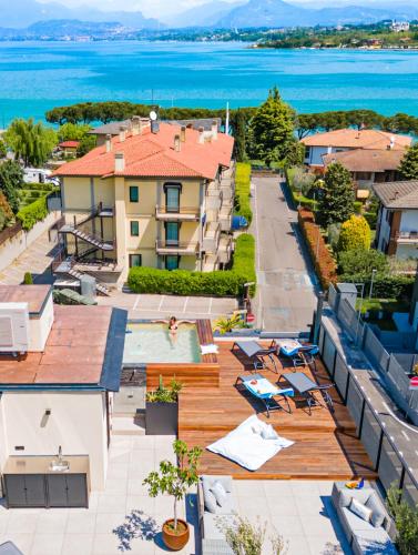Plaza Lago di Garda Rooms - Rooftop, Lakeview & Jacuzzi 4