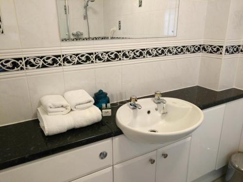 Chough's Nest Hotel - image 13