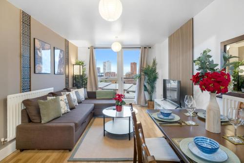 The Asian Suite with City View - 28 Nights Stay, Birmingham