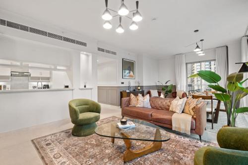 2-Bedroom Apartment with Full Burj Khalifa & Opera House Views Just 9 Min Walk to Dubai Mall! - image 2