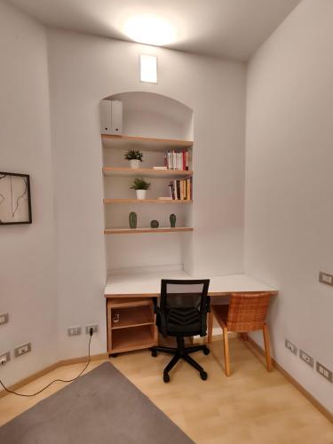 Milano Center Apartment in Shopping and living Area with AC, Wifi, steps from M1 and Airport and Fiera Milano link, Milan (photo 10)
