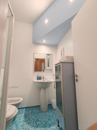 Milano Center Apartment in Shopping and living Area with AC, Wifi, steps from M1 and Airport and Fiera Milano link, Milan (photo 4)