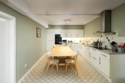 Зручності, Whatton Cottage in Галлейн