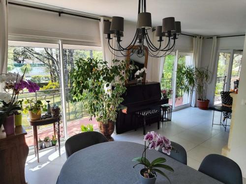 Villa with large spacious apartment, Privatized with big garden and swimming pool in Beaulieu (Languedoc-Roussillon)