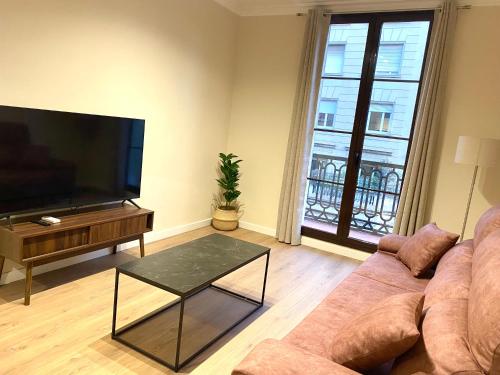 Anais Apartments by gaiarooms