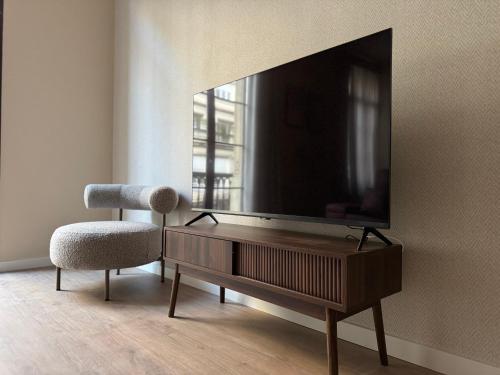 Anais Apartments by gaiarooms