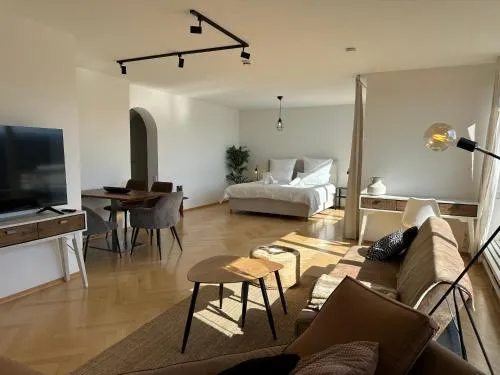 Flow Living I Penthouse mit Dachterrasse I 5 Min zum Ammersee in Herrsching am Ammersee, Deutschland