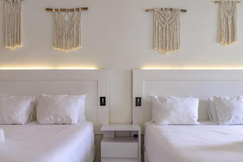 2 queen beds