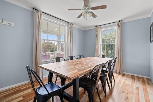 The Great Escape - renovated in-town charm! in Cape Charles