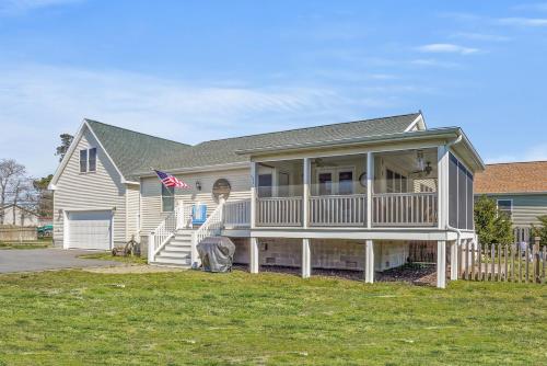 The Sea Horse - Pet friendly with fenced yard!