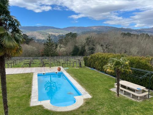 Swimming pool, O canto do grilo in As Laxas