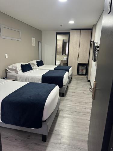 Standard Triple Room image 10