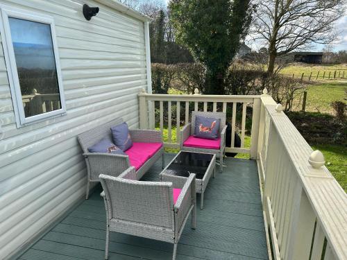 Erkély/terasz, 24 The Beeches Caravan Park in Gilcrux
