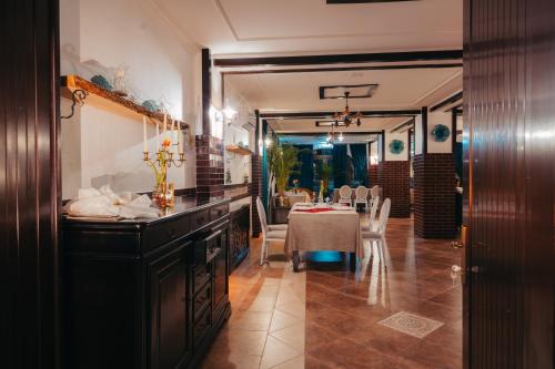 Restaurant, Curtea Domneasca in Vaslui