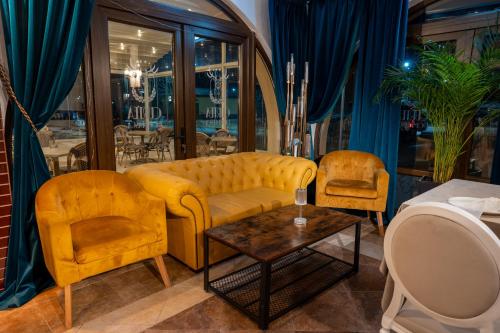 Restaurant, Curtea Domneasca in Vaslui