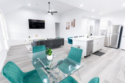 Facilities, Luxurious 3BR Heartfelt Space in Dallas in South Dallas
