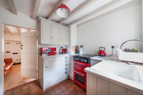virtuve, Cosy Cottage in the Heart of Charnwood Forest in Woodhouse Eaves