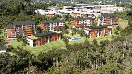 ทัศนียภาพภายนอกโรงแรม, Studio avec jardin & piscine - vue forêt (Studio avec jardin & piscine - vue foret) in เรอมีร์-มงโฌลี