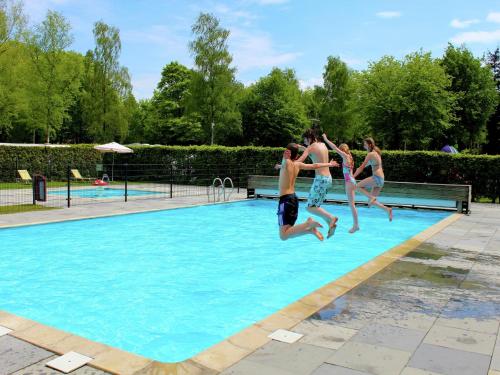 Waterfront Chalet with Sunny Terrace, De Bult (fotografie 2)
