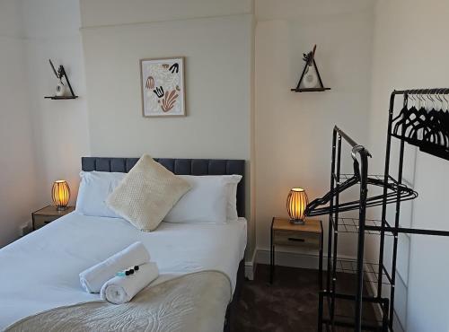 Large 4 Bed Home - Fast Wifi, Smart TV's & Free Parking - Near A66, Stockton-on-Tees (foto 6)