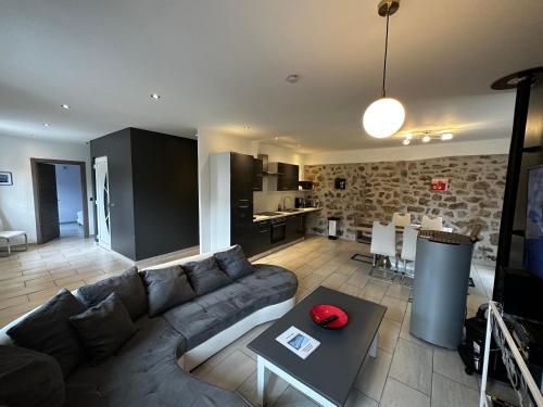 Gite en Ardeche en face de la riviere in Usclades-et-Rieutord