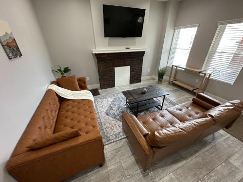 Urban Retreat 2BR Near Downtown