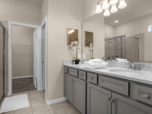 1826SD Amazing 5BR Villa in Windsor Island Near Clubhouse - image 2