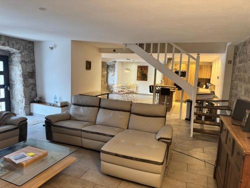 Maison en Ardeche in Usclades-et-Rieutord