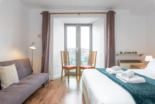 Spacious 3-Bed Apt in Dublin Center