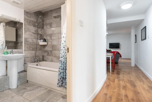Spacious 3-Bed Apt in Dublin Center, Dublín (foto 10)