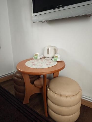 Twin Room with Private Bathroom image 4