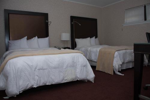 Atlantic Inn and Suites - Wall Township Atlantic Inn and Suites - Wall Township is a popular choice amongst travelers in Wall (NJ), whether exploring or just passing through. The hotel offers a wide range of amenities and perks to ensure yo