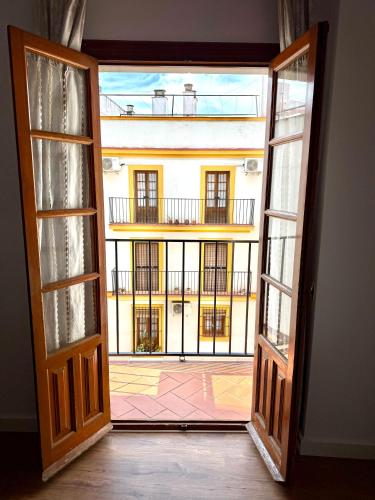 Centro histórico a pie, parking gratis, Севилья (фото 8)