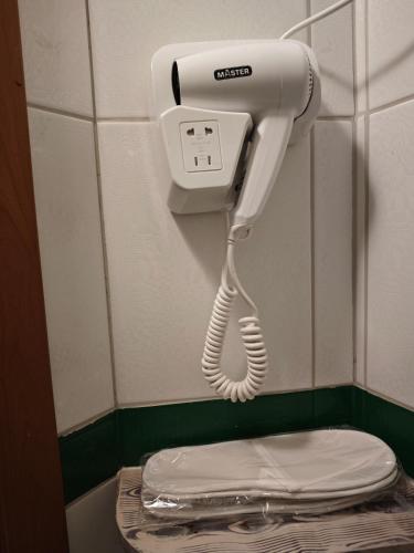 Twin Room with Private Bathroom image 2