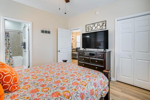 Golf Course Condo - 3 Miles to Coastal Grand Mall! - image 2