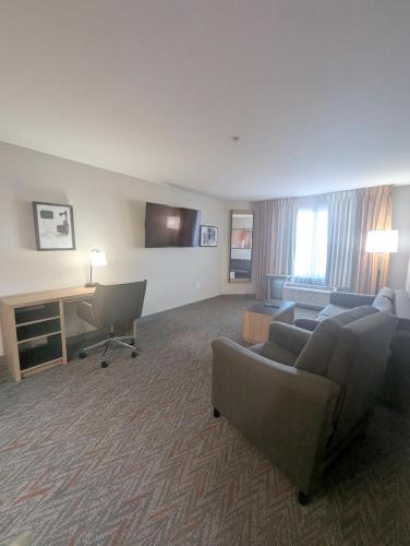 Candlewood Suites Loveland an IHG Hotel - image 6