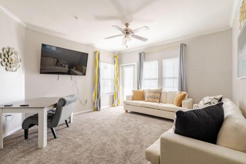 Relax and Unwind 2 BR Oasis