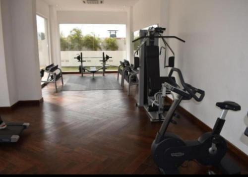 Chic 1BR Apt with Pool, High-speed Internet at The Gallery, 10 mins from Airport, 5mins from Major Restaurants and Malls, Accra (foto 8)