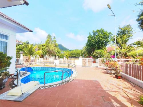 Entire Luxury Villa Private Pool 010 in ไบ๋ เซา