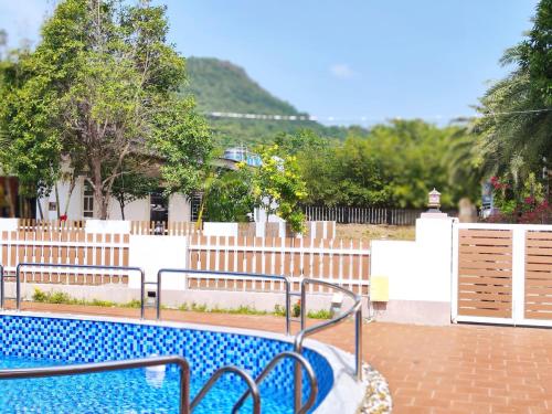 Entire Luxury Villa Private Pool 010 in ไบ๋ เซา