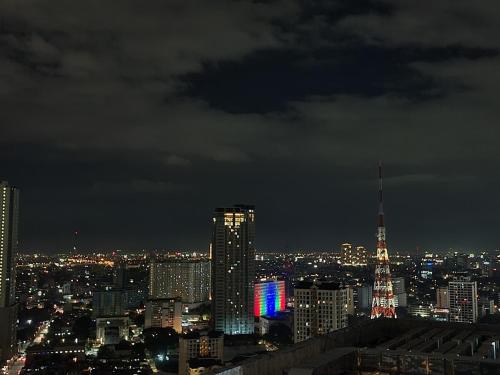 Pet friendly Condo in Timog with Balcony City view Pet friendly Condo in Timog with Balcony City view