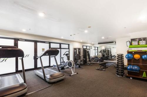 City Getaway 1BR Apt w Pool & Gym I Zodiak Stays, Окленд (фото 5)