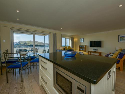 12 Burgh Island Causeway - image 13