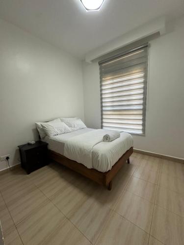 Cozy two bedroom at pearl marina garuga in Lyamutundwe